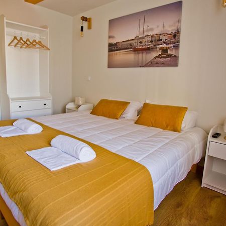 Guest House 10 De Agosto Figueira da Foz Bagian luar foto