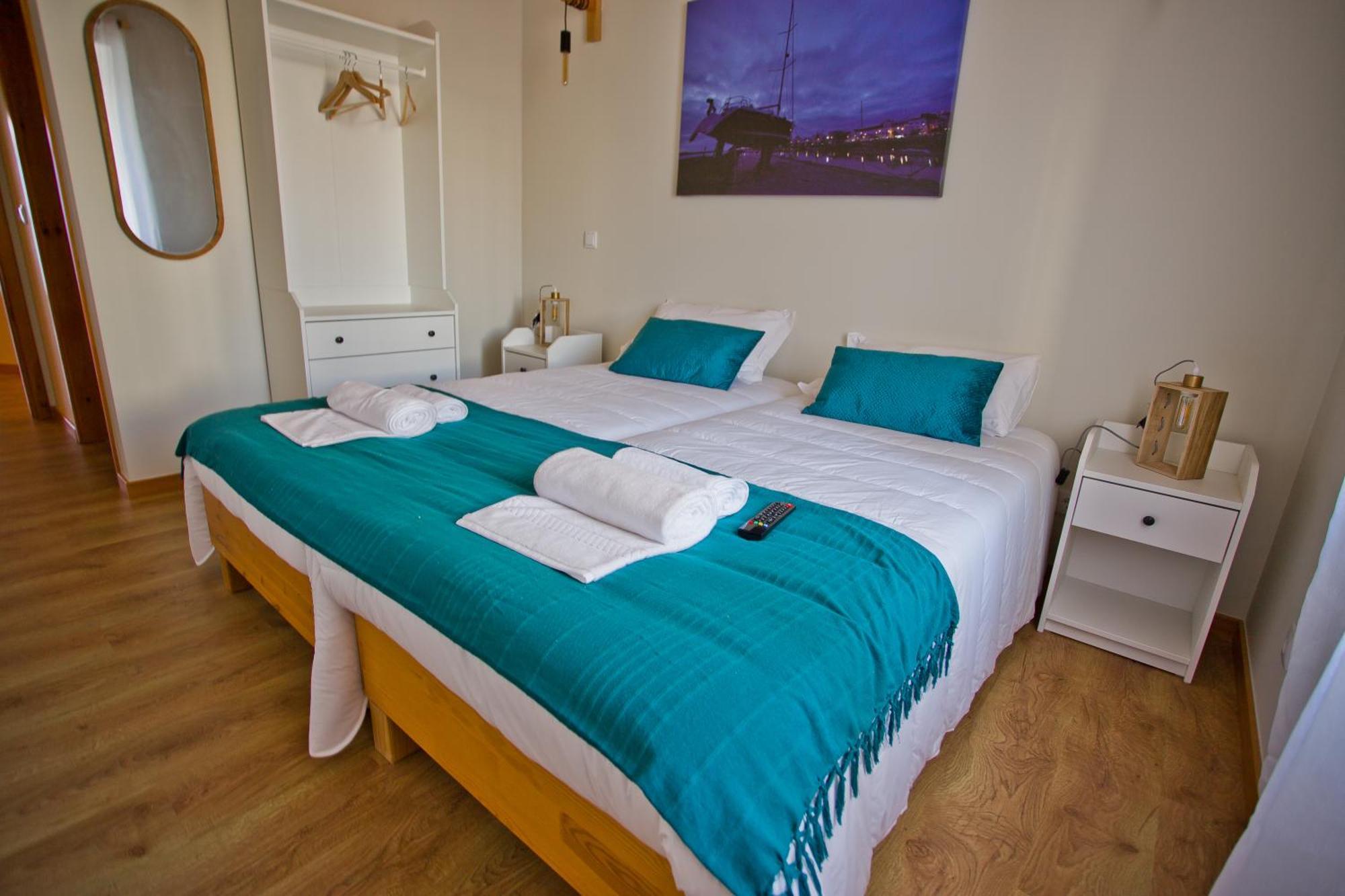 Guest House 10 De Agosto Figueira da Foz Bagian luar foto