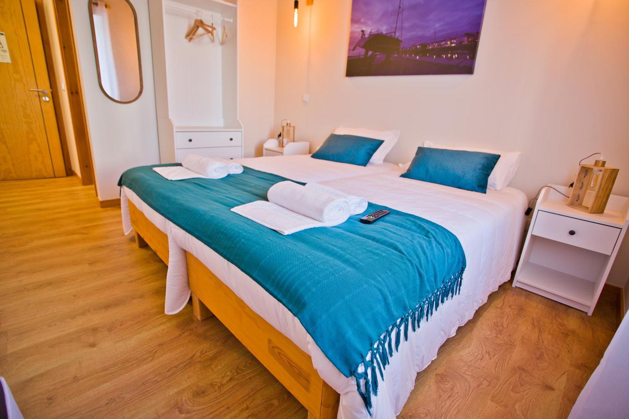 Guest House 10 De Agosto Figueira da Foz Bagian luar foto