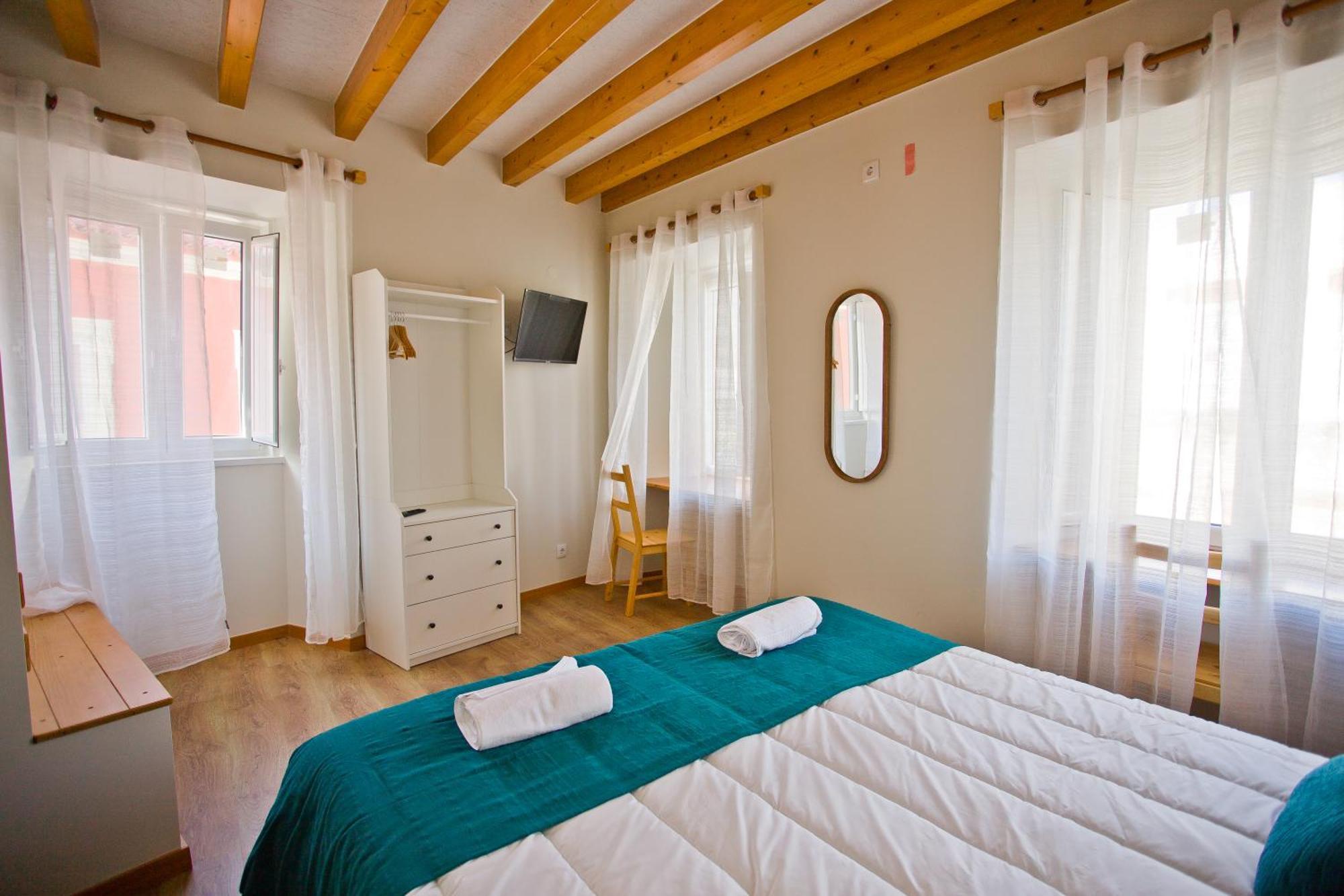 Guest House 10 De Agosto Figueira da Foz Bagian luar foto