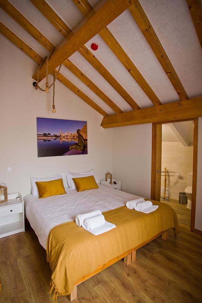 Guest House 10 De Agosto Figueira da Foz Bagian luar foto